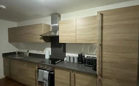 3 Bed Central Apartment *Free Parking On Site*