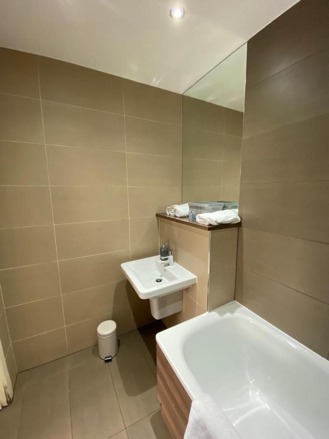 3 Bed Central Apartment *Free Parking On Site* Manchester Exterior photo